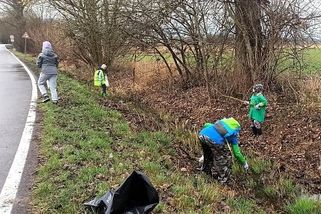 Velký jarní úklid v Jičíně. Dobrovolníci nasbírali tuny odpadků